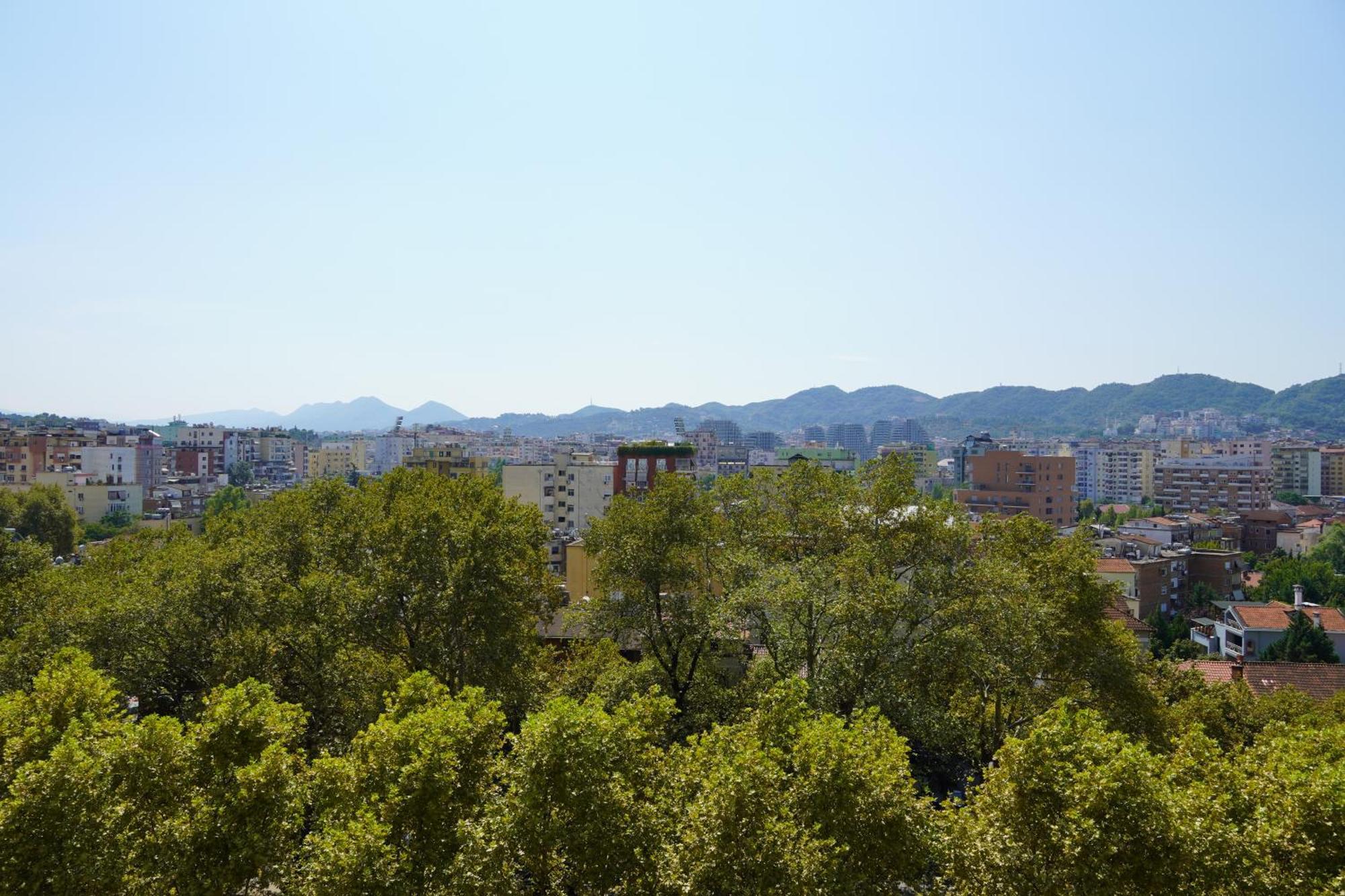 Panoramic Apartment Tirana Esterno foto
