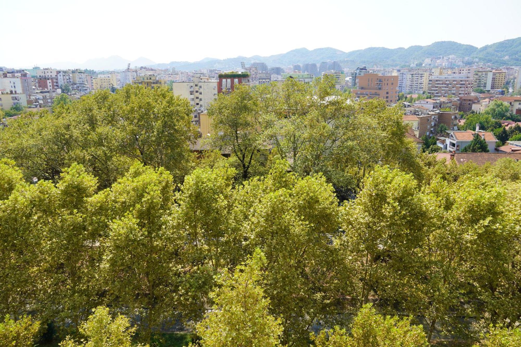 Panoramic Apartment Tirana Esterno foto